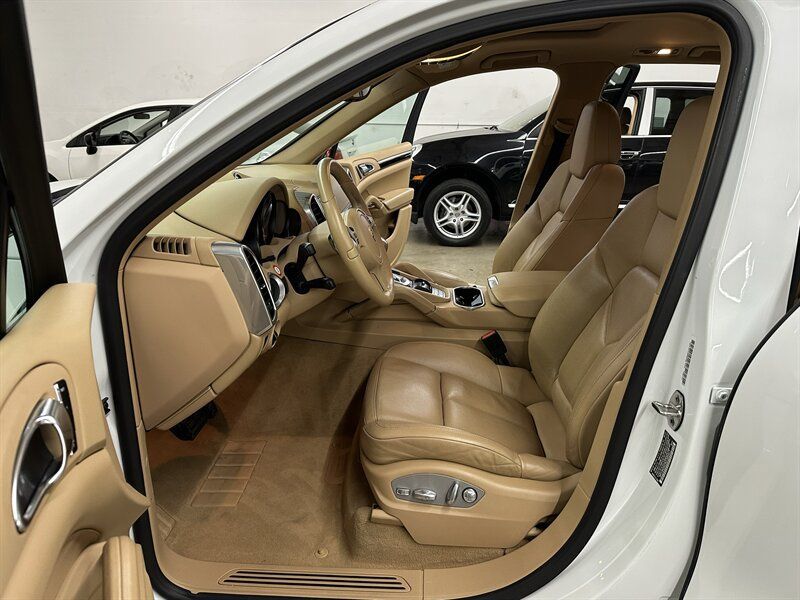 Used 2014 Porsche Cayenne AWD/4WD image 10