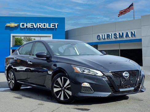 Used 2022 Nissan Altima 2.5 SV image 1