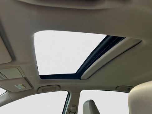 Used 2017 Honda Accord EX-L image 2