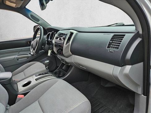 Used 2012 Toyota Tacoma PreRunner w/ SR5 Pkg RWD image 19