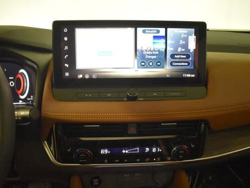 Certified 2025 Nissan Rogue Platinum AWD/4WD image 19