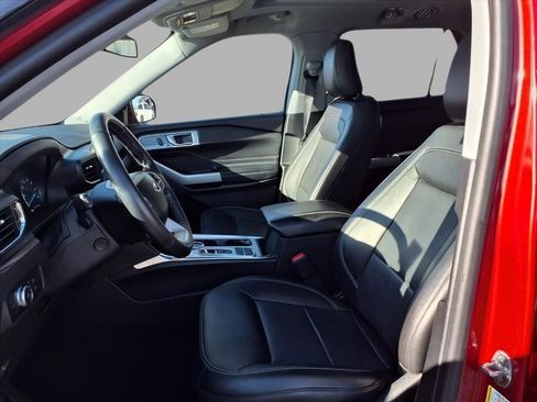 Used 2022 Ford Explorer Limited w/ Equipment Group 301A image 23