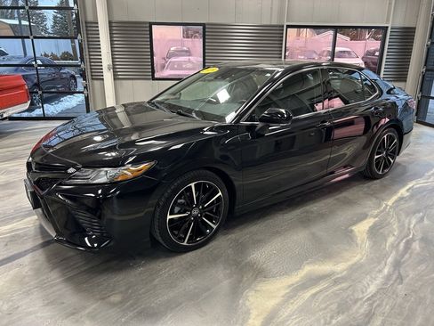 Used 2019 Toyota Camry XSE image 36