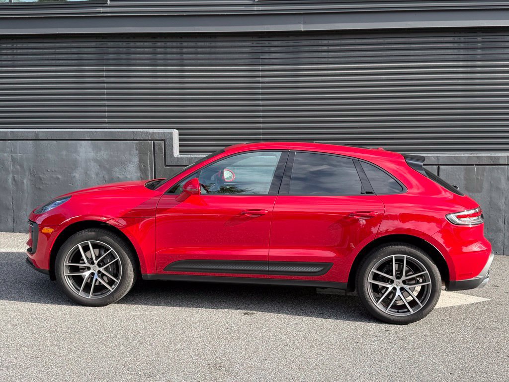 Certified 2026 Porsche Macan AWD/4WD image 2