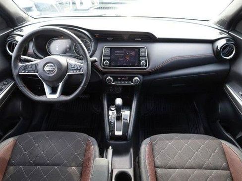 Used 2018 Nissan Kicks SR FWD image 20