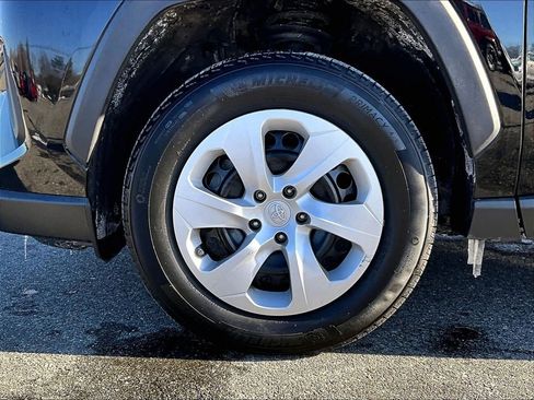 Used 2024 Toyota RAV4 LE AWD/4WD image 7