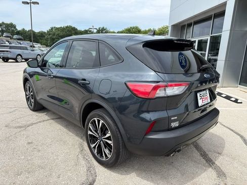 Used 2022 Ford Escape SE w/ SE Sport Appearance Package AWD/4WD image 5
