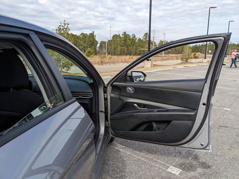 Used 2024 Hyundai Elantra SEL image 54