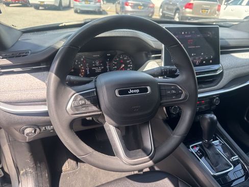 Used 2024 Jeep Compass Latitude AWD/4WD image 10
