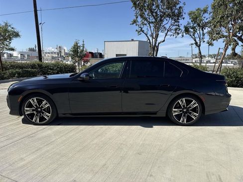 Used 2023 BMW 740i w/ Parking Assistance Package RWD image 6