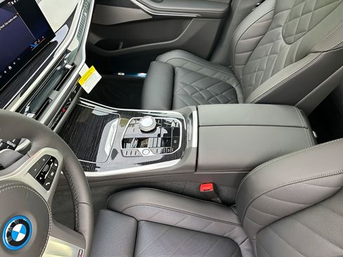 New 2026 BMW X5 xDrive50e w/ Executive Package AWD/4WD image 23