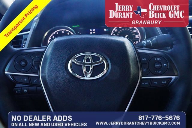 Used 2018 Toyota Camry XLE FWD image 14