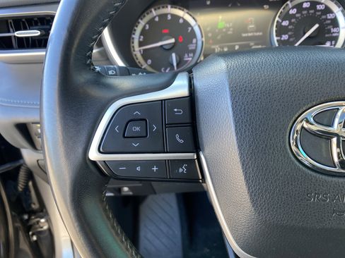 Used 2022 Toyota Highlander XLE image 34