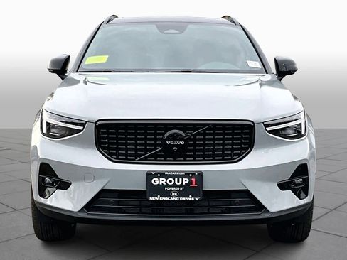 New 2026 Volvo XC40 B5 Ultra w/ Protection Package Premier image 2