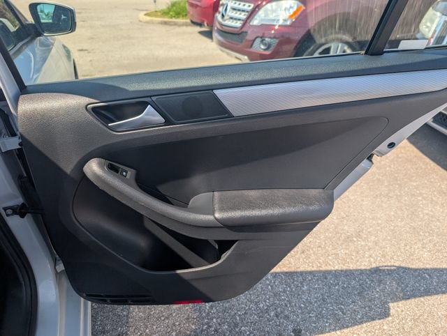 Used 2018 Volkswagen Jetta S w/ Cold Weather Package FWD image 20