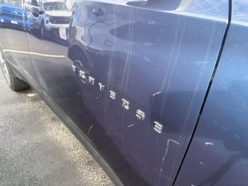 Used 2023 Chevrolet Traverse LT image 4