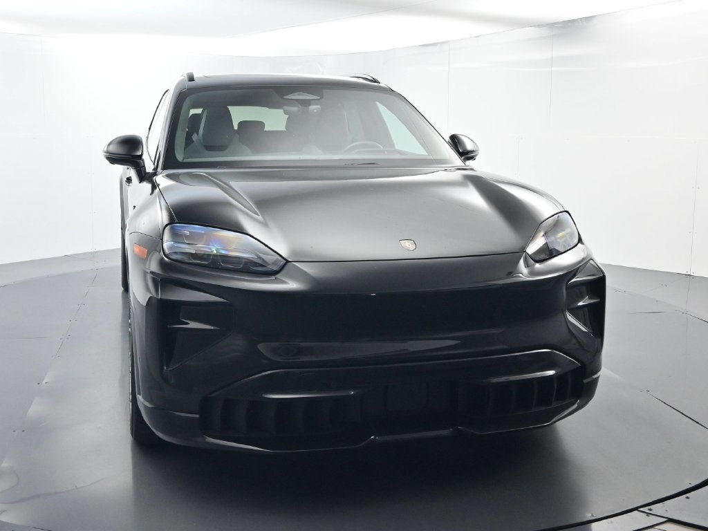 Certified 2026 Porsche Cayenne Turbo AWD/4WD image 18