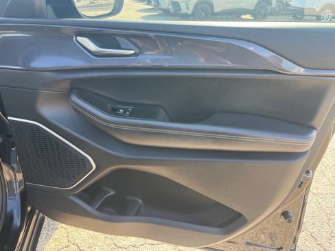 Used 2021 Jeep Grand Cherokee L Laredo w/ Luxury Tech Group I AWD/4WD image 47