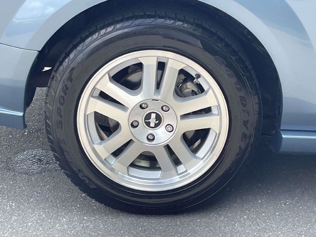 Used 2007 Ford Mustang GT RWD image 7