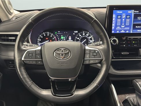 Used 2021 Toyota Highlander Platinum AWD/4WD image 21