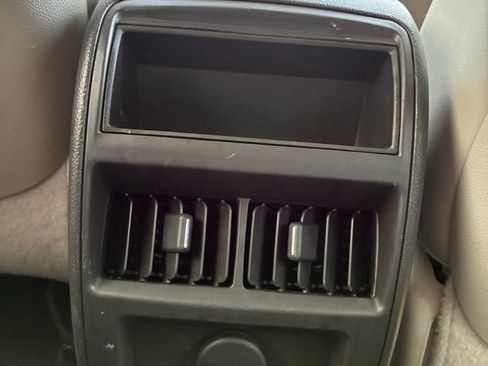 Used 2013 Cadillac SRX FWD image 17