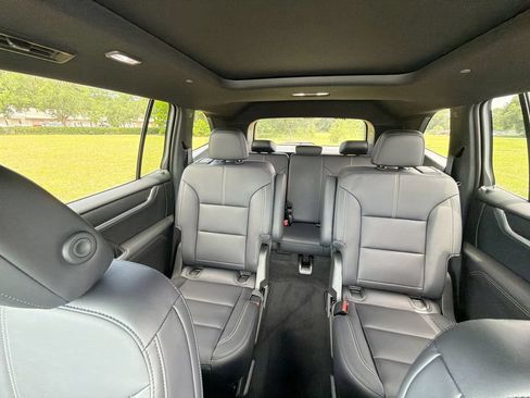 New 2026 GMC Acadia Elevation w/ Elevation Premium Package FWD image 15