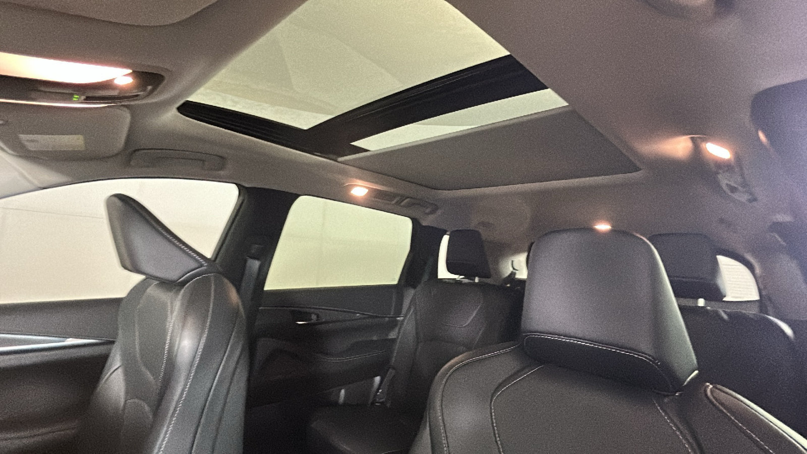 Used 2024 INFINITI QX60 Luxe AWD/4WD image 12