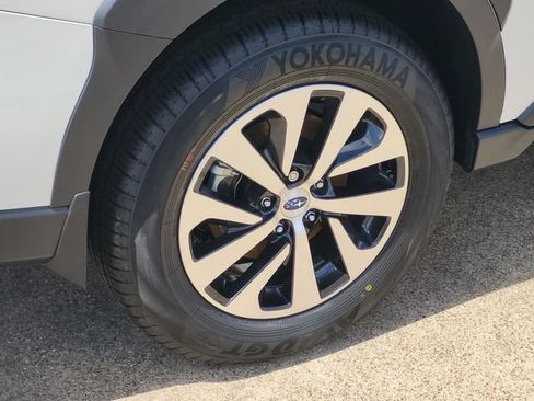 Used 2025 Subaru Outback Premium w/ Popular Package #1 AWD/4WD image 5