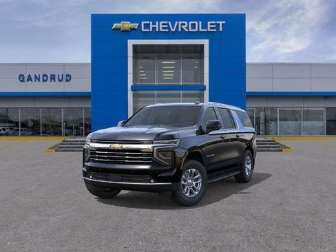 New 2026 Chevrolet Suburban LT w/ Comfort Package AWD/4WD image 8