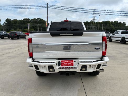 Used 2018 Ford F250 Platinum w/ Platinum Ultimate Package AWD/4WD image 6