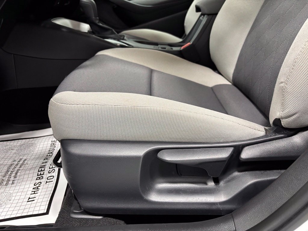Used 2025 Toyota Corolla LE FWD image 12