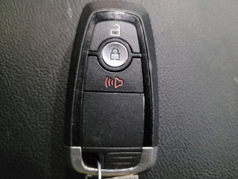 Used 2018 Ford Explorer XLT FWD image 32
