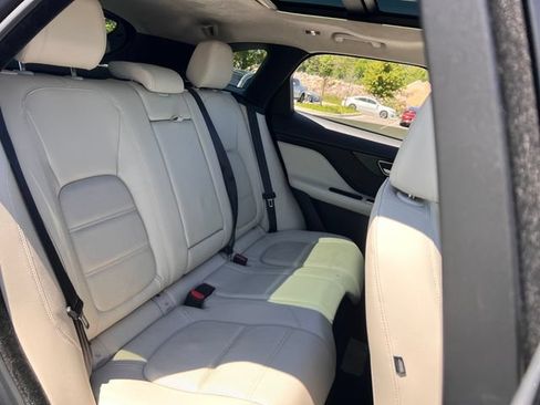 Used 2020 Jaguar F-PACE Prestige AWD/4WD image 30