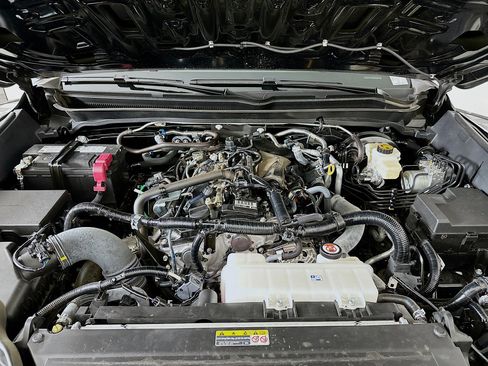 Used 2025 Toyota Tacoma TRD Off-Road image 31