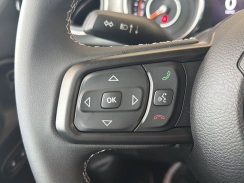 Used 2023 Jeep Gladiator Sport AWD/4WD image 21