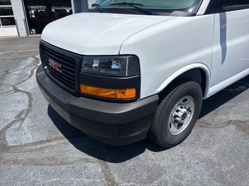 New 2026 GMC Savana 2500 RWD image 8