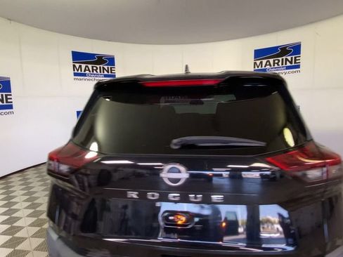 Used 2023 Nissan Rogue SV FWD image 9