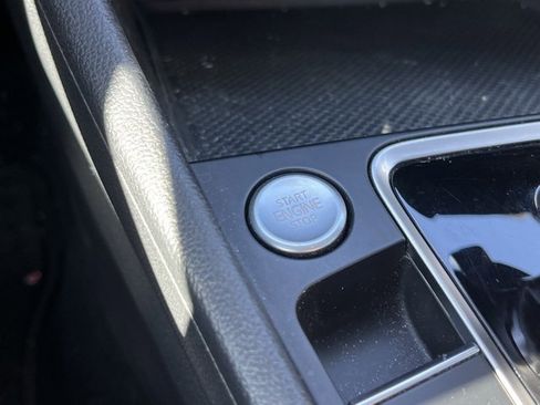 Used 2019 Volkswagen Jetta SEL Premium image 40