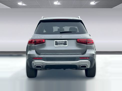 Used 2023 Mercedes-Benz GLB 250 4MATIC image 10