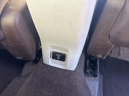 Used 2015 Jeep Renegade Limited image 39