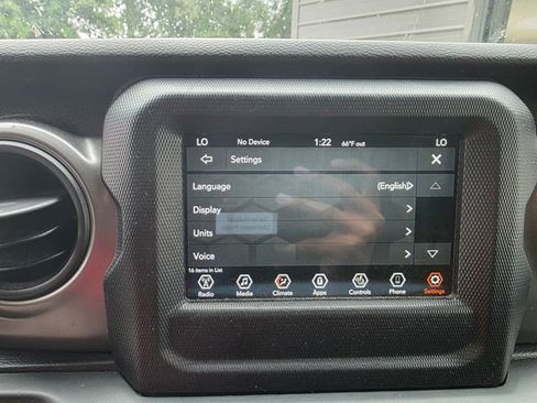 Used 2022 Jeep Wrangler Unlimited Sport AWD/4WD image 9