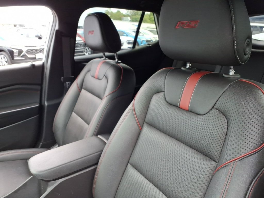 Used 2025 Chevrolet Trax RS w/ Driver Confidence Package FWD image 15