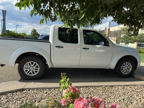 Used 2016 Nissan Frontier SV RWD image 16
