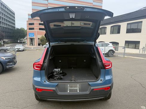 Certified 2023 Volvo XC40 Recharge Plus image 6