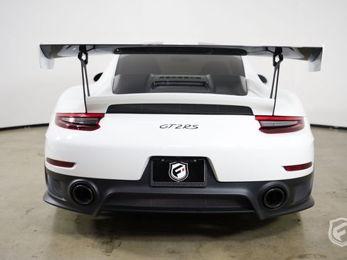 Used 2018 Porsche 911 GT2 RS RWD image 8