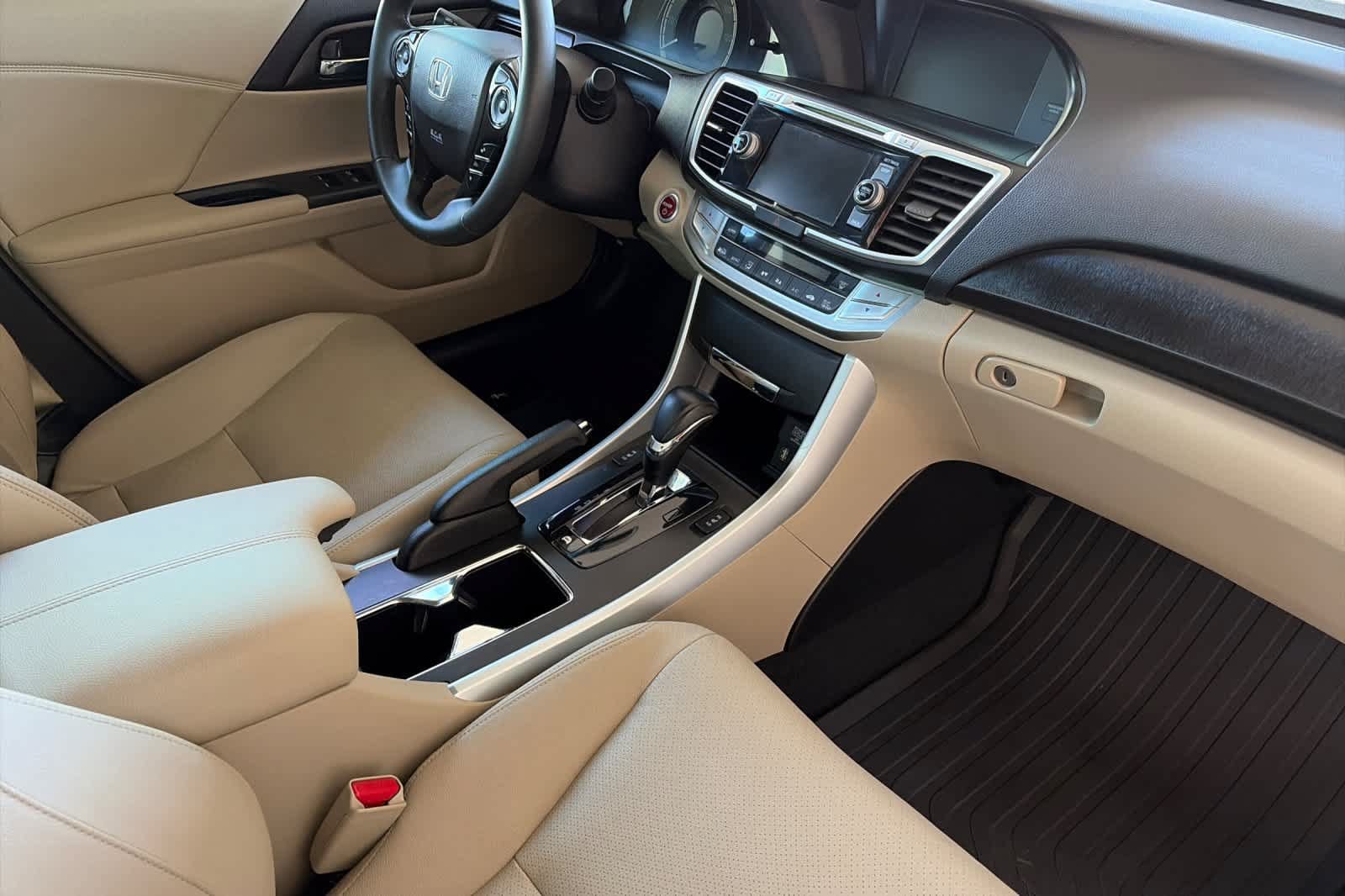 Used 2015 Honda Accord EX-L image 16
