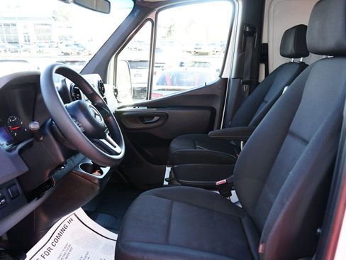 Used 2019 Mercedes-Benz Sprinter 144 image 13