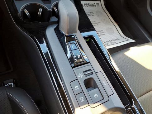 Certified 2025 Toyota Prius Limited image 21