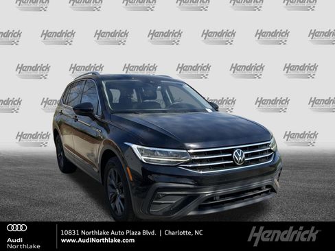 Used 2023 Volkswagen Tiguan SE image 1
