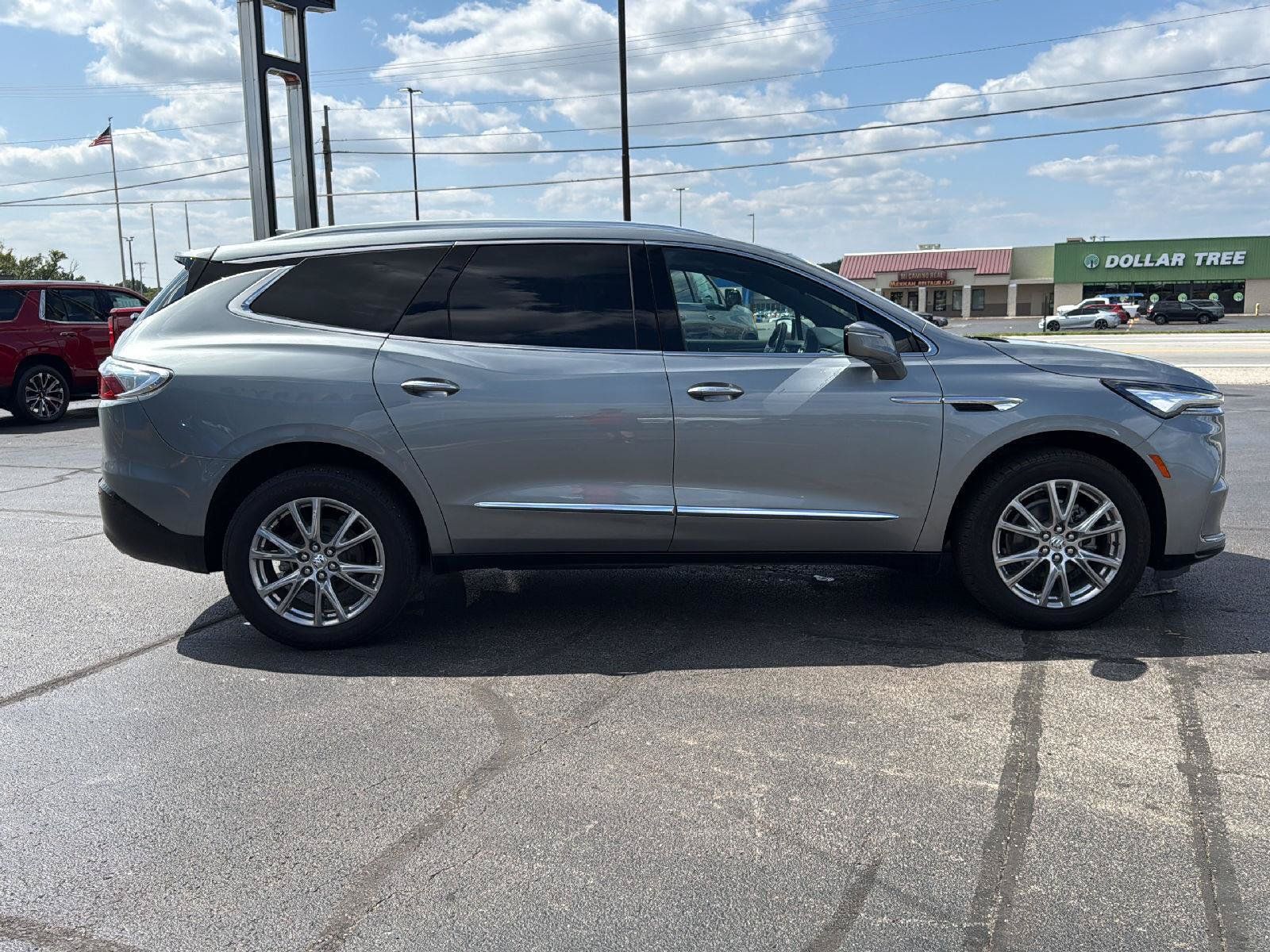 Used 2023 Buick Enclave Premium w/ Experience Buick Package AWD/4WD image 6